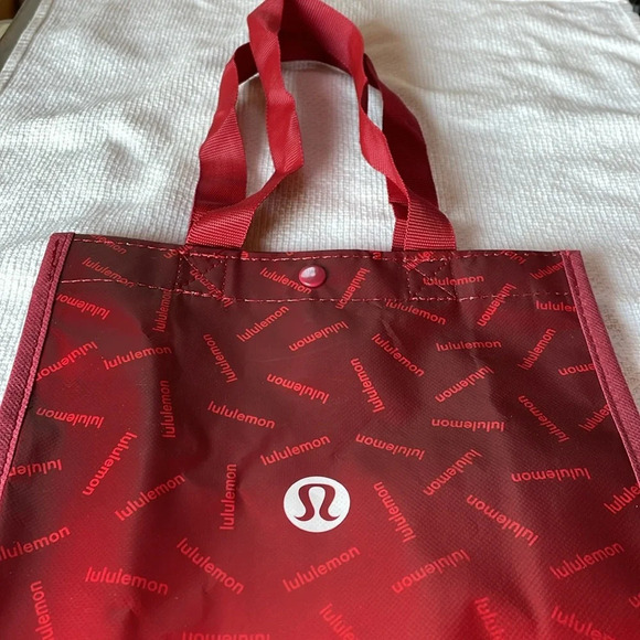 LULULEMON RED REUSABLE SMALL TOTE. Ombré w/ lululemon hits scattered all over - Picture 2 of 8